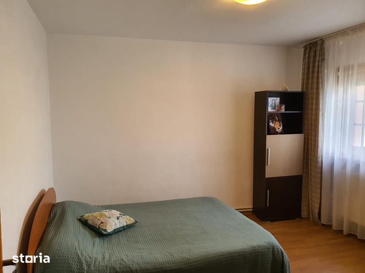 Apartament cu 3 camere decomandat în Micro 3