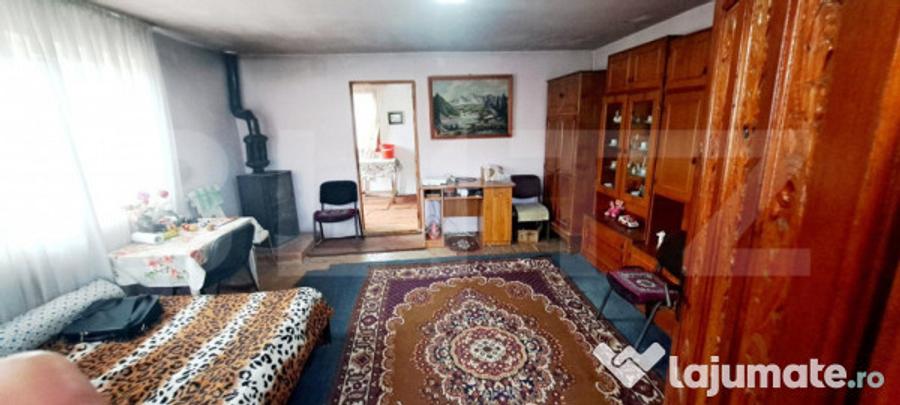 Casă cu 2 camere cu Teren 1000 Mp în Dezmir