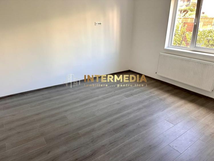 Casă individuală cu 11 camere cu Canalizare în Tolstoi