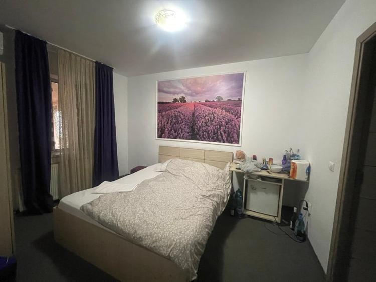 Casă individuală cu 6 camere cu Canalizare în Central