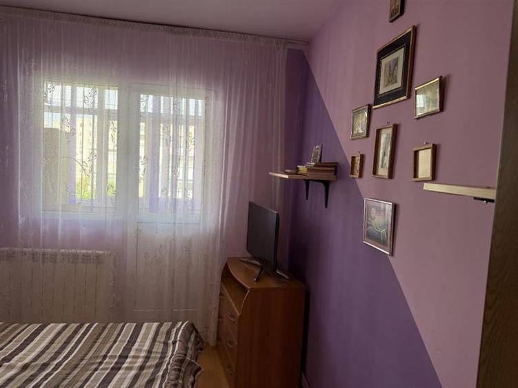 Apartament cu 4 camere decomandat, mobilat în 9 Mai