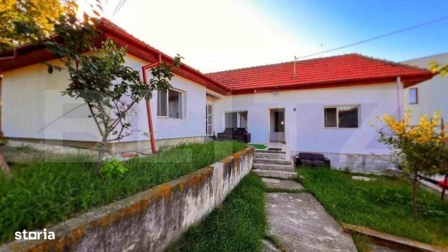 Casă cu 3 camere în Sărărie