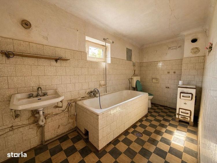 Casă cu 3 camere cu Teren 1082 Mp în Central