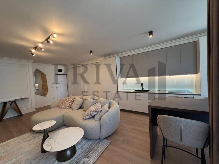 Apartament cu 3 camere decomandat, mobilat în Aradului