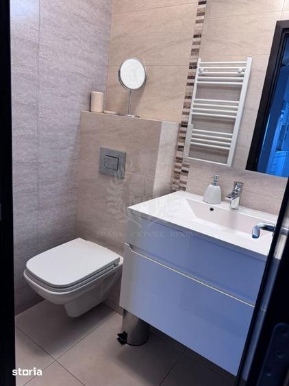 Apartament cu 3 camere, mobilat în Republicii
