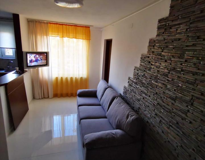 Apartament cu 2 camere semidecomandat în Central