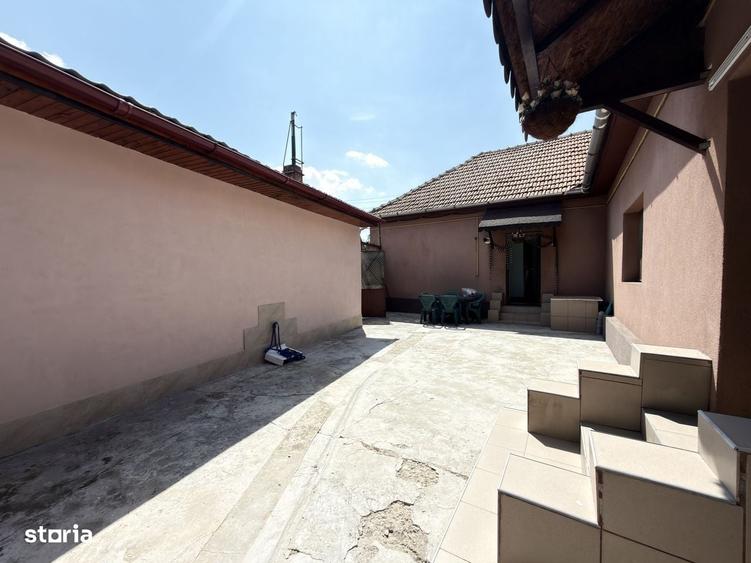 Casă cu 4 camere în Ghiroda