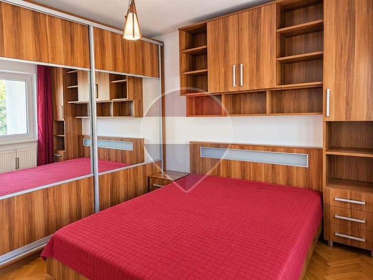 Apartament cu 3 camere decomandat în Central