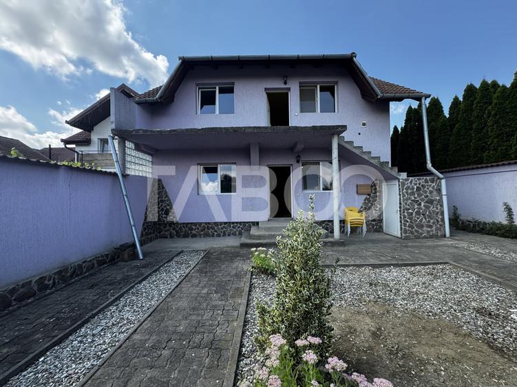 Duplex cu 6 camere cu Canalizare în Șelimbăr