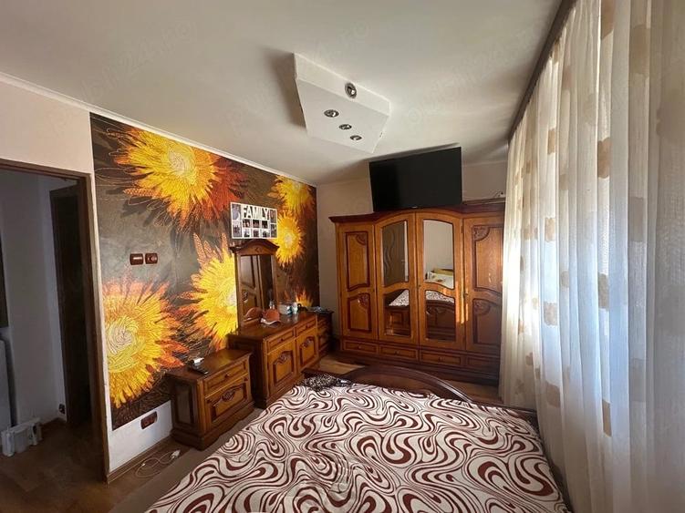 Apartament cu 3 camere semidecomandat în Central