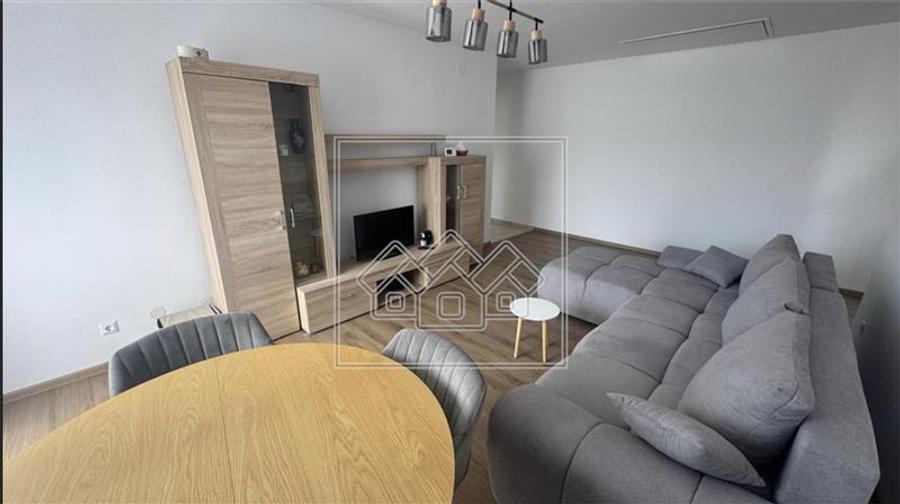 Apartament cu 2 camere decomandat, mobilat în Șelimbăr