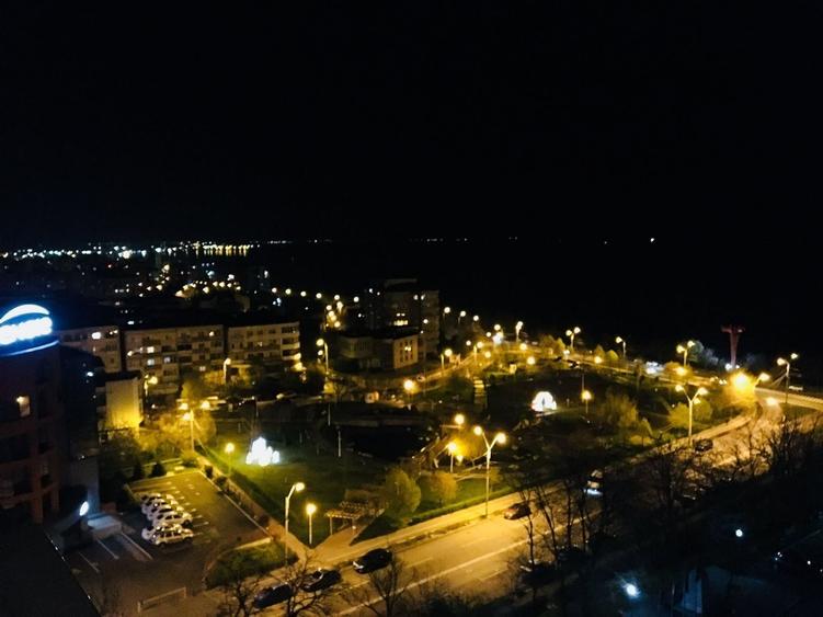 Garsonieră decomandată, mobilată în Faleză