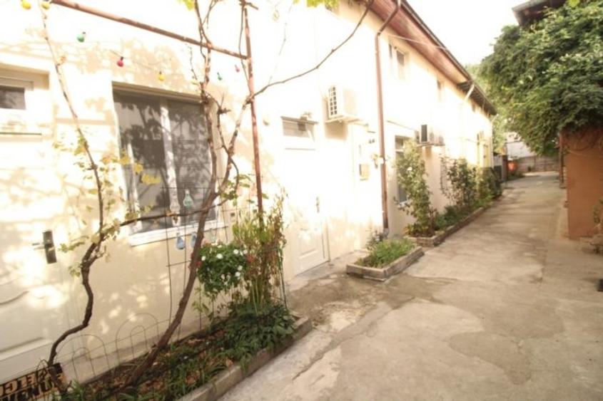 Apartament cu 2 camere decomandat, mobilat în Romană