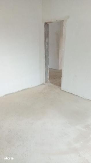 Casă cu 4 camere cu Teren 200 Mp în Central