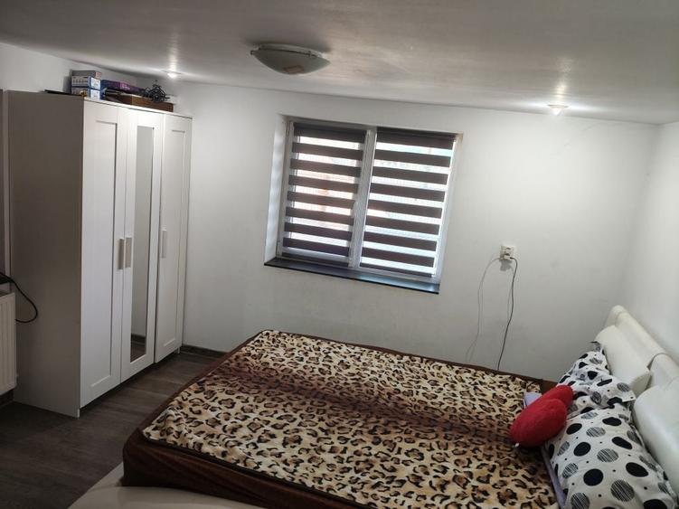 Vand casa locuibila in Ramnicu Sarat zona centrala,strada Dreptatii - 4