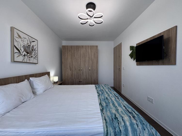Apartament cu 2 camere decomandat, mobilat în Tractorul