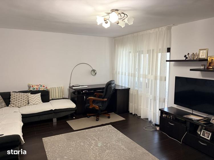 Apartament cu 3 camere decomandat în Exterior Vest