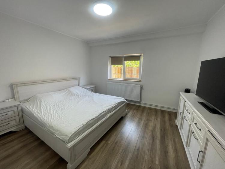 Casă individuală cu 5 camere cu Canalizare în Cernele