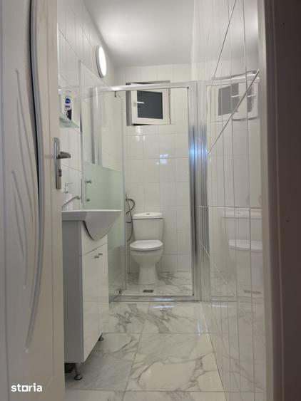 Casă cu 9 camere cu Teren 711 Mp în Central