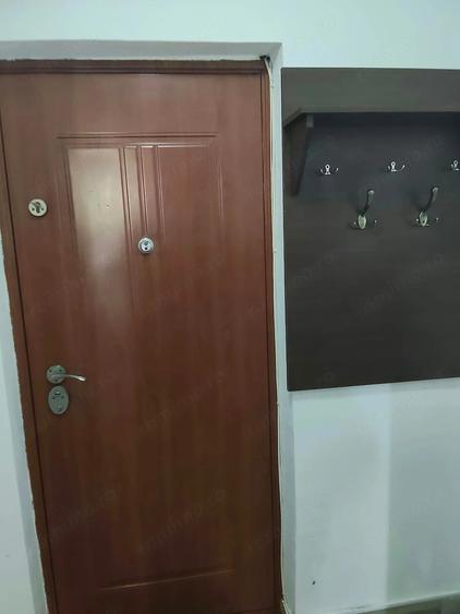 Garsonieră semidecomandată în Titan