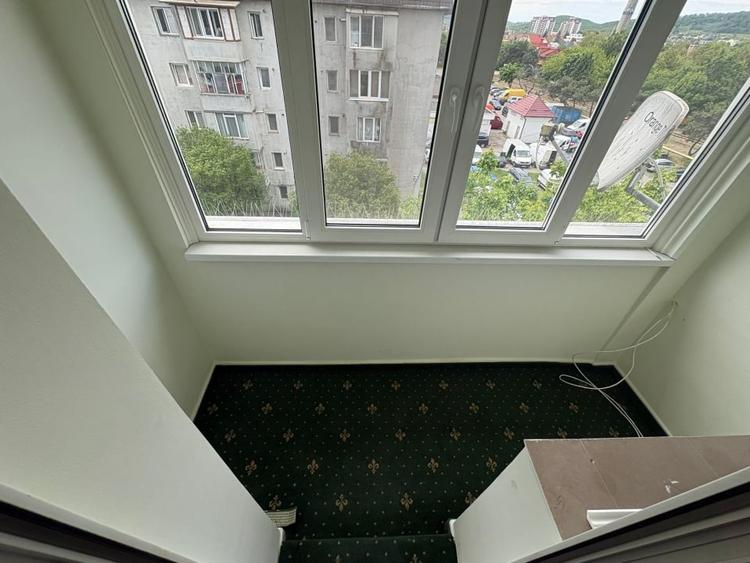 Apartament cu 2 camere semidecomandat, mobilat în Decebal