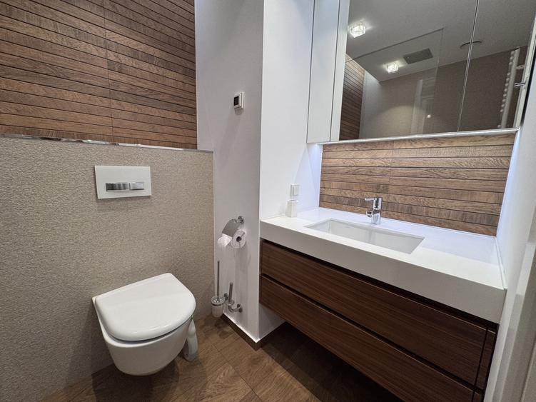 Apartament cu 4 camere decomandat, mobilat în Herăstrău