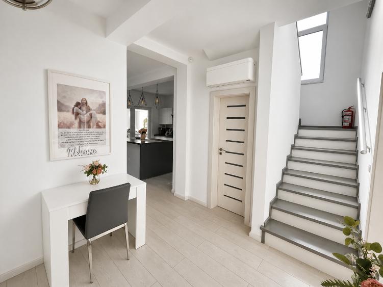 Duplex cu 4 camere cu Canalizare în Dumbrăvița