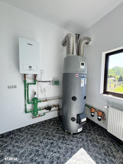 Casă cu 6 camere cu Teren 2147 Mp în Cetățeni
