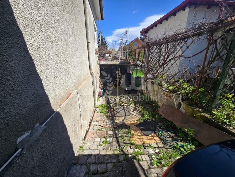 Casă individuală cu 4 camere cu Canalizare în Andrei Mureșanu