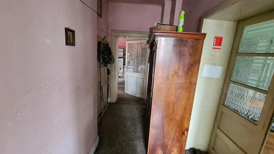 Casă cu 2 camere cu Teren 884 Mp în Pârneava