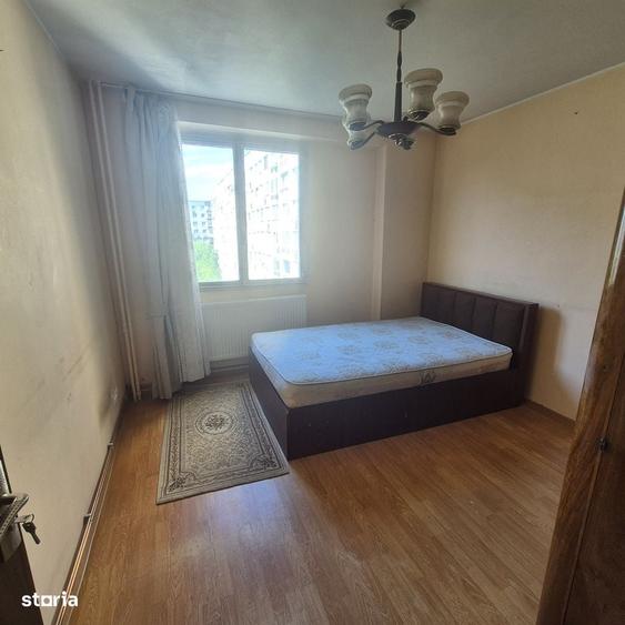 Apartament cu 3 camere decomandat în Tineretului