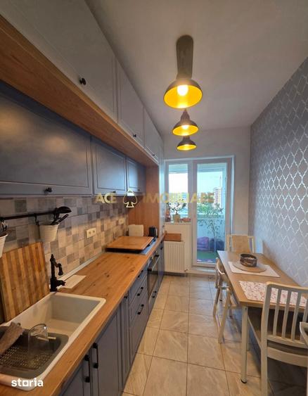 Apartament cu 3 camere în Apărătorii Patriei