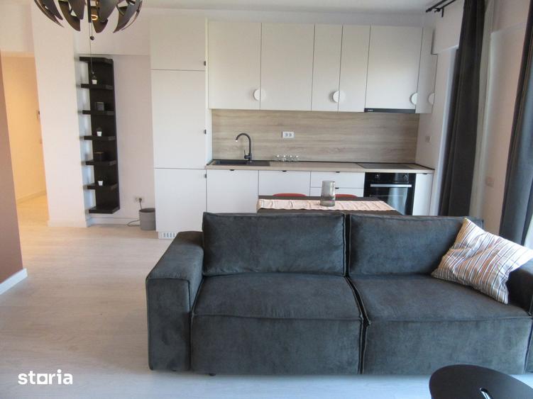 Apartament cu 3 camere semidecomandat în Fundeni