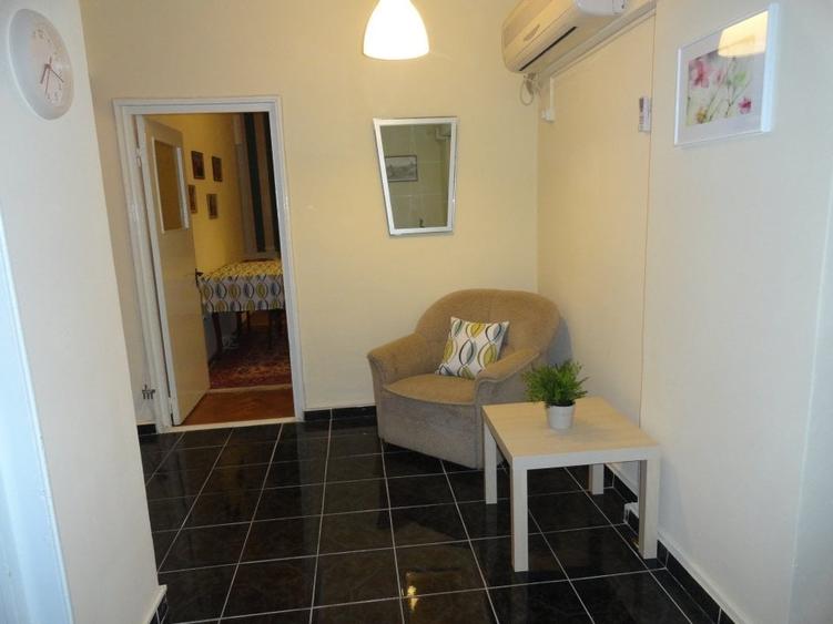 Apartament cu 3 camere decomandat, mobilat în Independenței