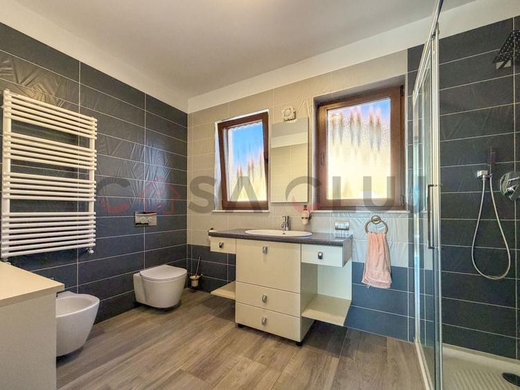 Casă individuală cu 6 camere cu Canalizare în Someșeni