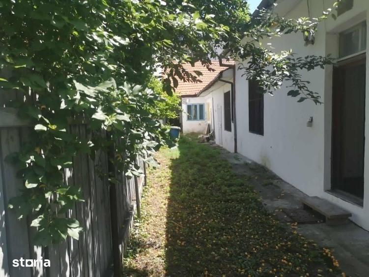 Casă cu 2 camere cu Teren 20 Mp în Central
