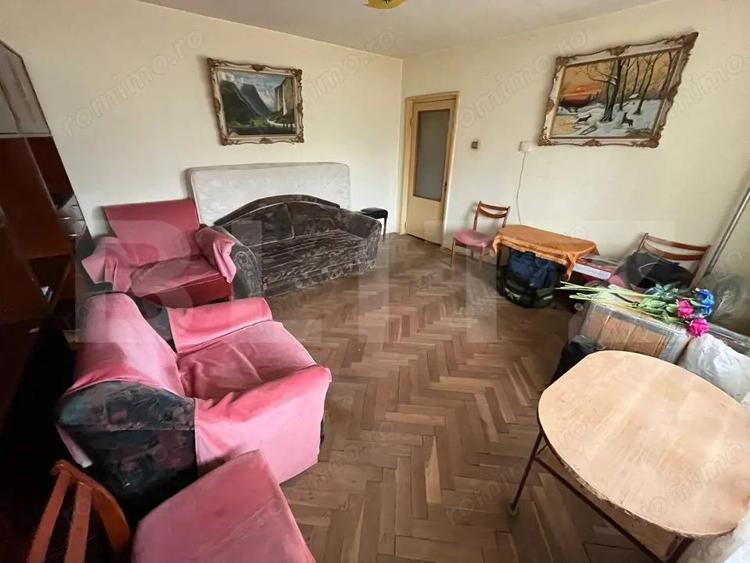 Apartament cu 3 camere decomandat, mobilat în Central