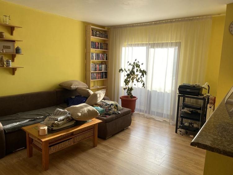 Apartament cu 2 camere decomandat în Florești