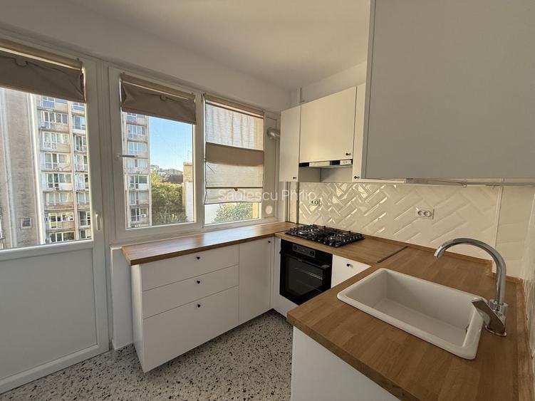 Apartament cu 3 camere, proaspat renovat, ultracentral Bd. Magheru