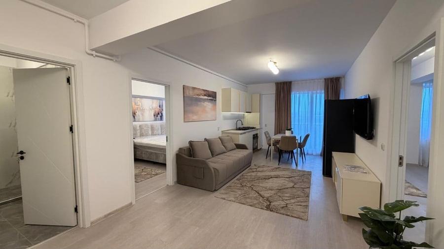 Apartament cu 3 camere semidecomandat în Central