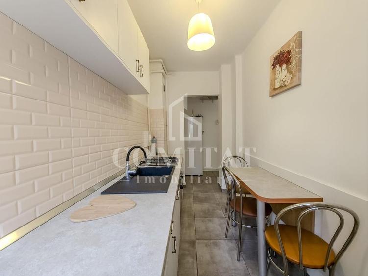 Apartament cu 3 camere decomandat, mobilat în Horea