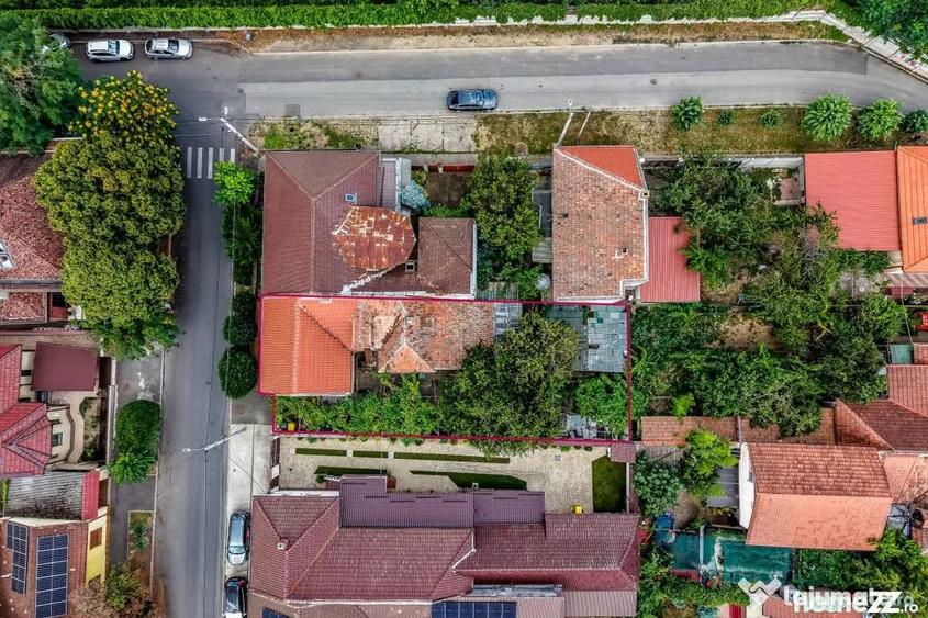 Casă cu 3 camere cu Teren 370 Mp în Central