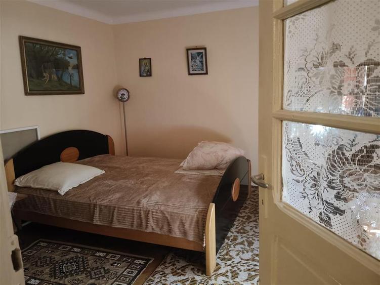 Casă cu 4 camere cu Garaj în Chercea