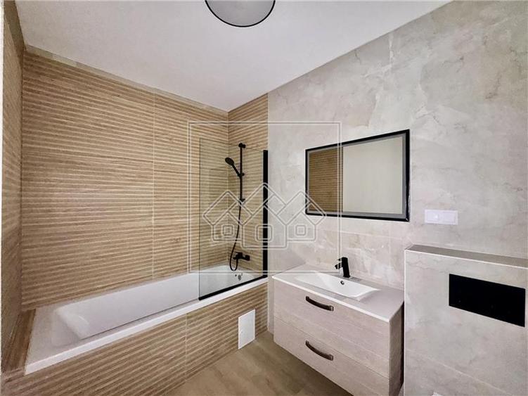 Apartament cu 2 camere semidecomandat în Exterior Vest