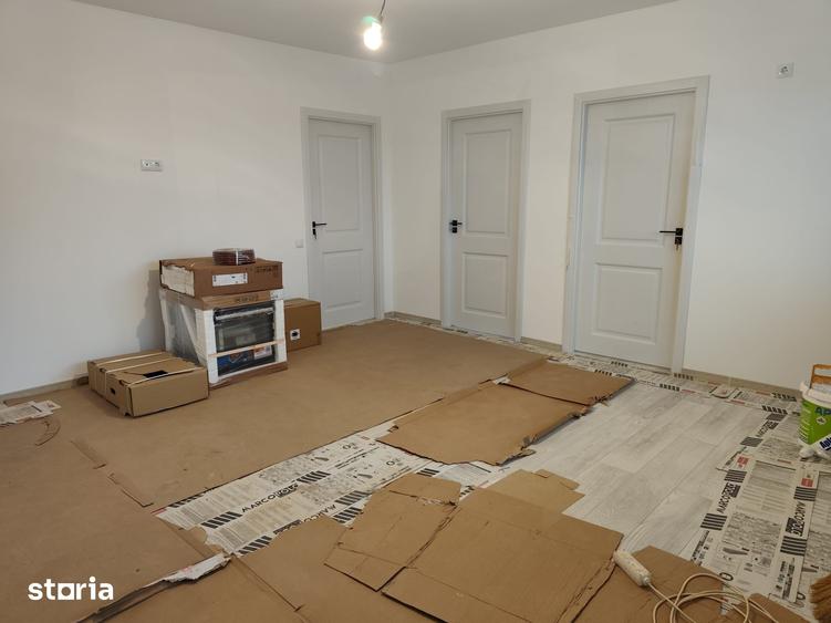 Casă cu 4 camere cu Teren 350 Mp în Joița