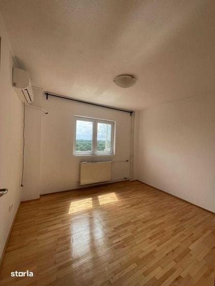 Apartament cu 3 camere în Tineretului