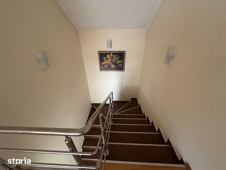 Casă cu 4 camere cu Teren 953 Mp în Păulești
