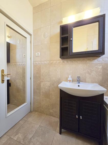 Apartament cu 3 camere semidecomandat în P-ța Unirii
