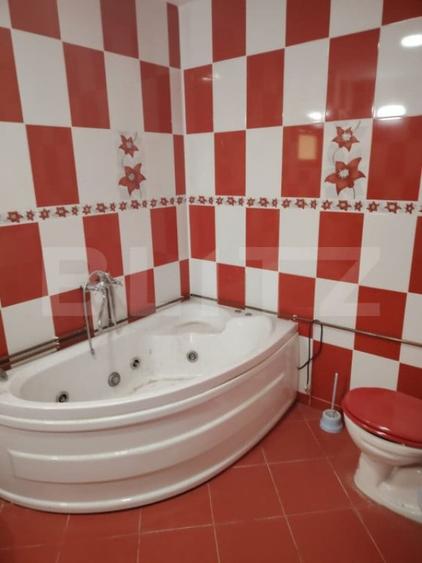 Casă cu 3 camere cu Piscina în Central