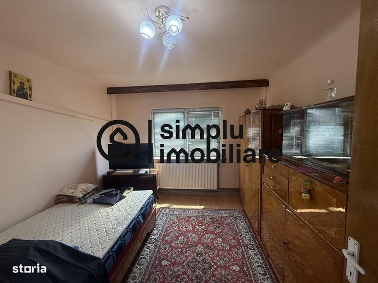 Apartament cu 4 camere decomandat în 1 Mai